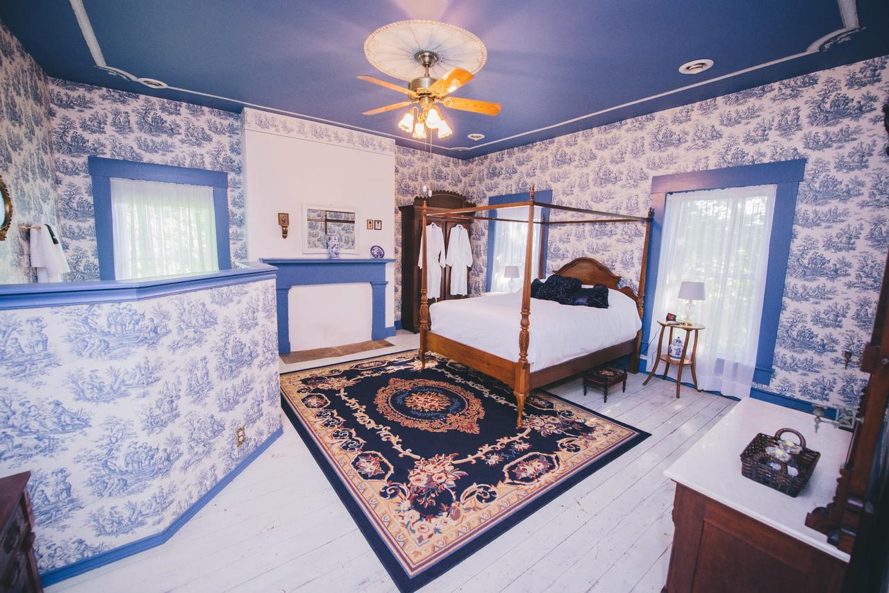 Old Caledonian Bed & Breakfast ภายนอก รูปภาพ
