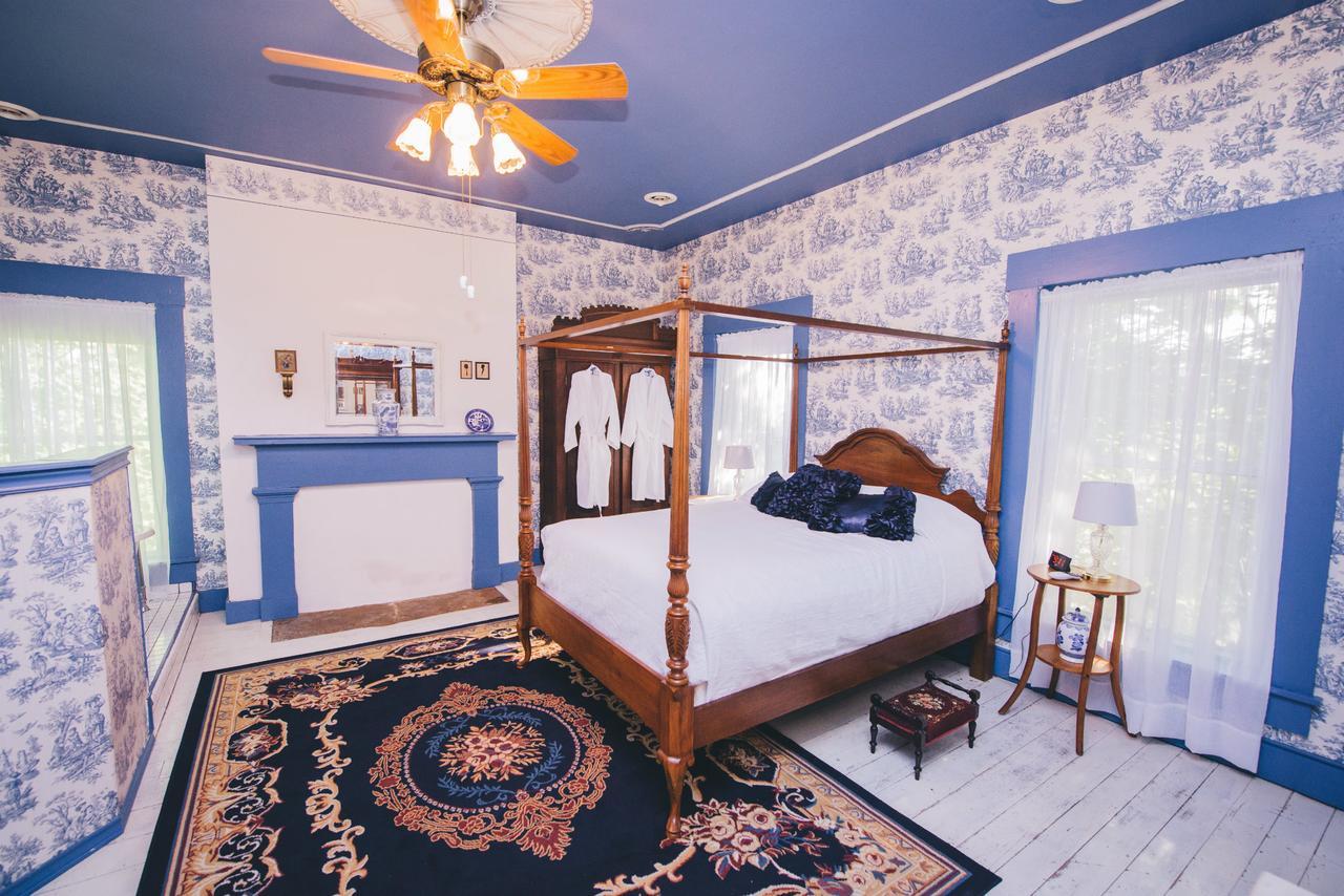 Old Caledonian Bed & Breakfast ภายนอก รูปภาพ