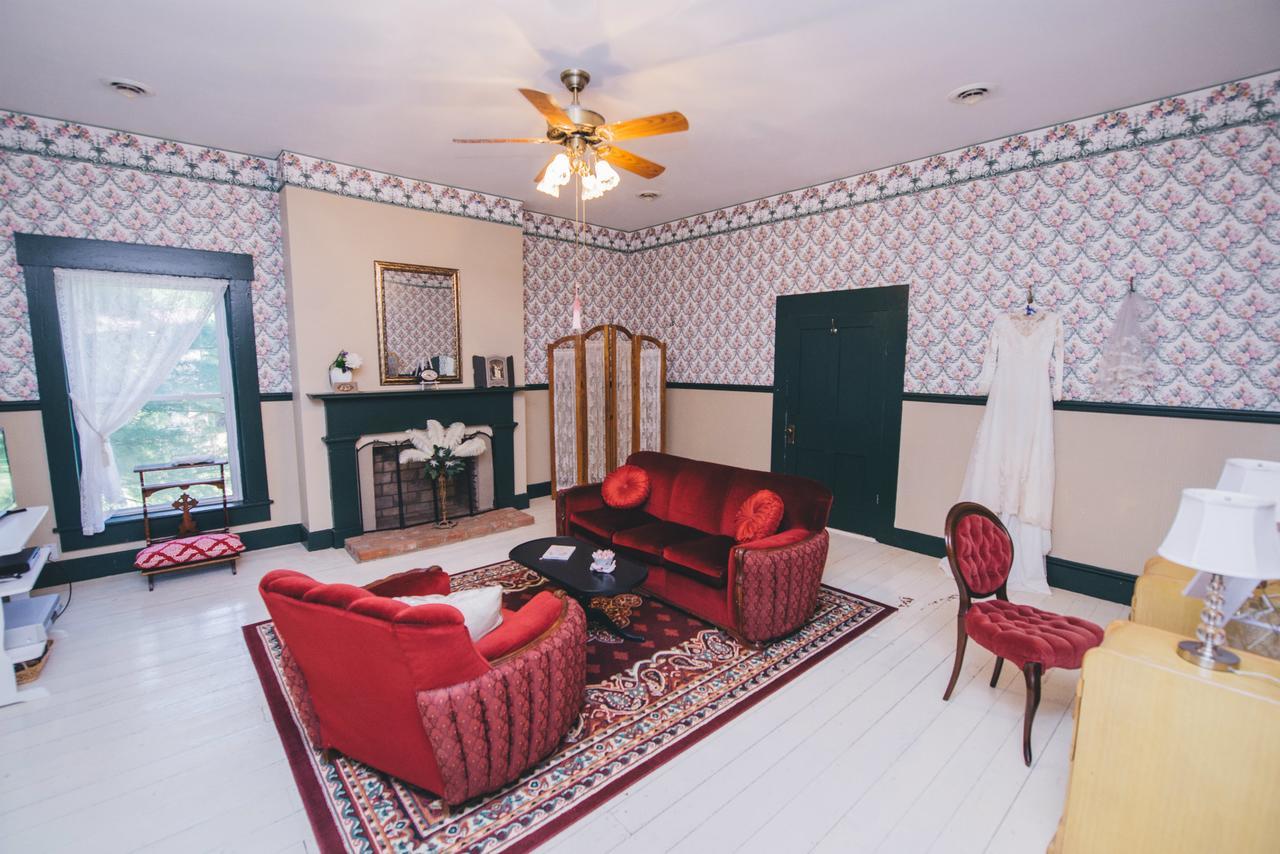 Old Caledonian Bed & Breakfast ภายนอก รูปภาพ