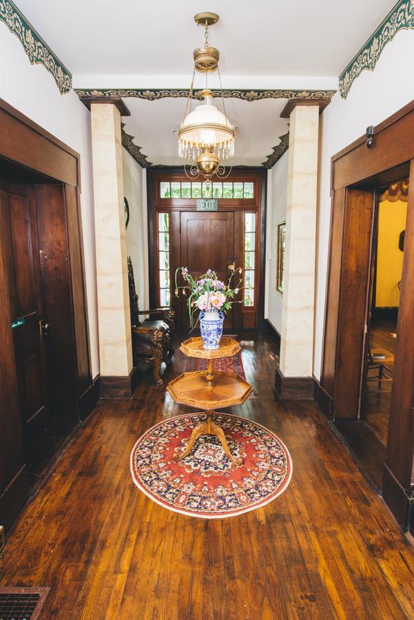 Old Caledonian Bed & Breakfast ภายนอก รูปภาพ