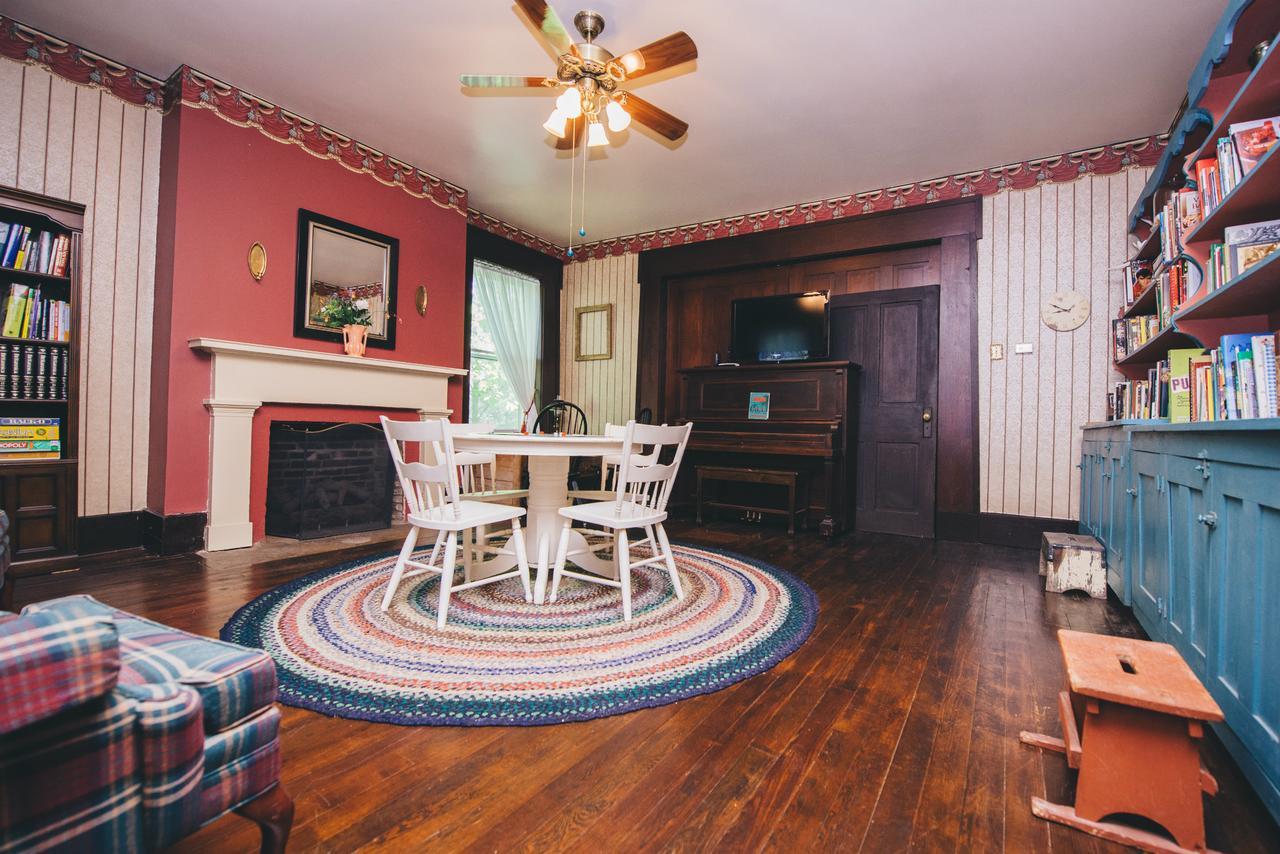 Old Caledonian Bed & Breakfast ภายนอก รูปภาพ
