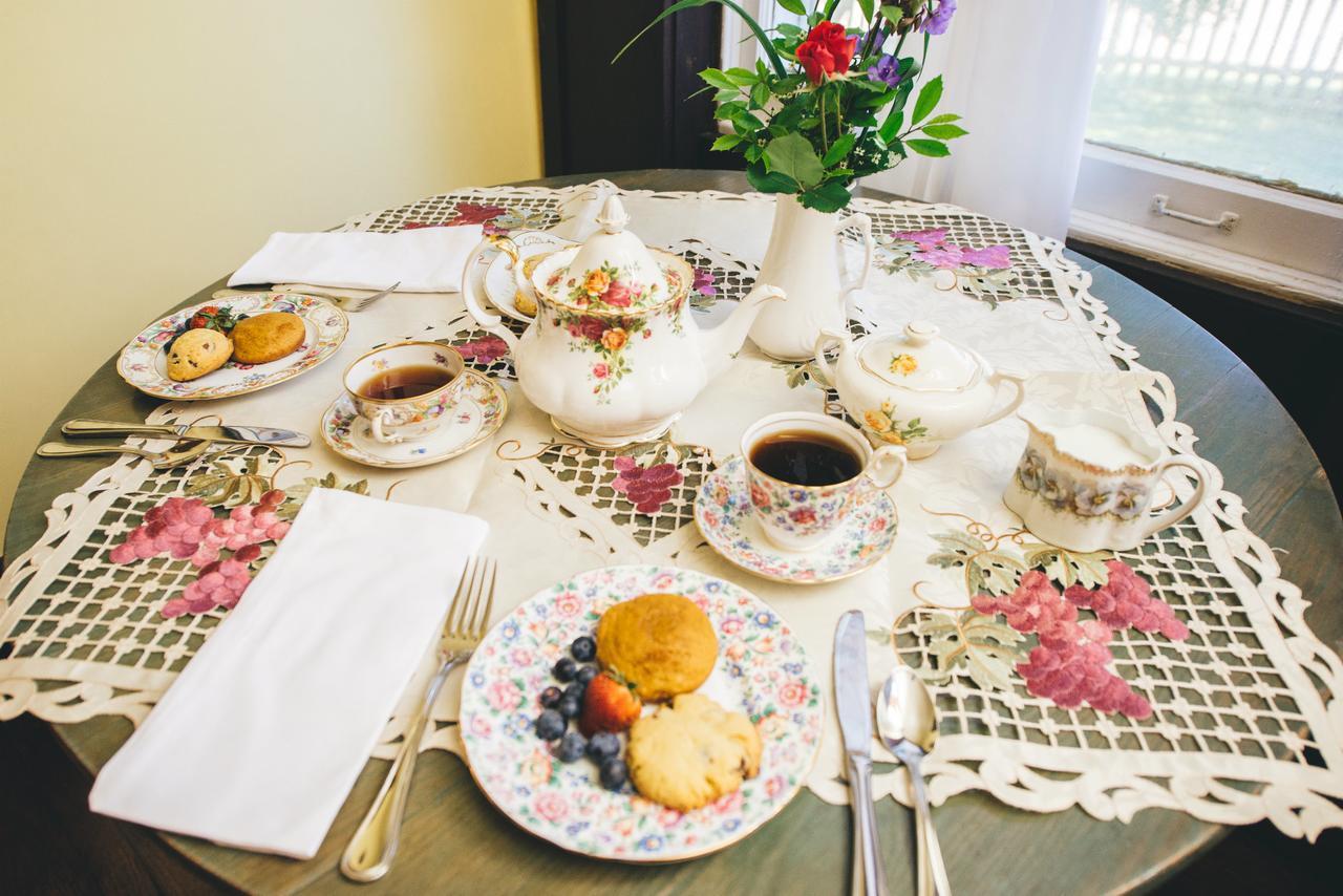 Old Caledonian Bed & Breakfast ภายนอก รูปภาพ