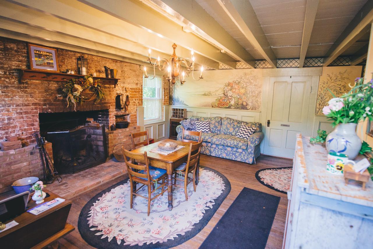Old Caledonian Bed & Breakfast ภายนอก รูปภาพ
