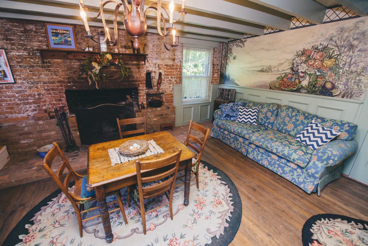 Old Caledonian Bed & Breakfast ภายนอก รูปภาพ