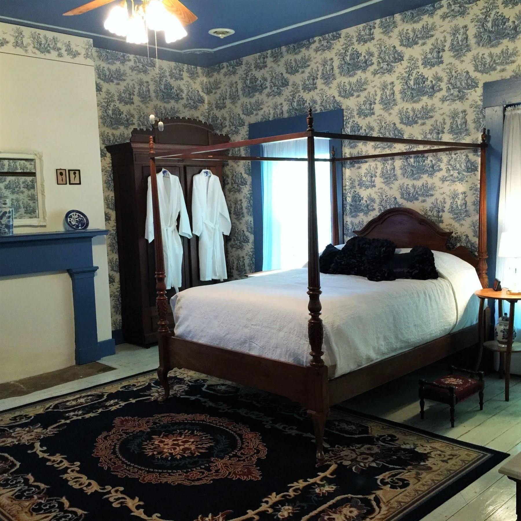 Old Caledonian Bed & Breakfast ภายนอก รูปภาพ