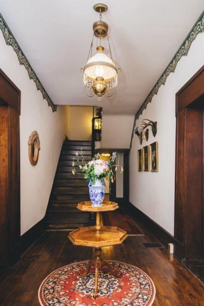 Old Caledonian Bed & Breakfast ภายนอก รูปภาพ